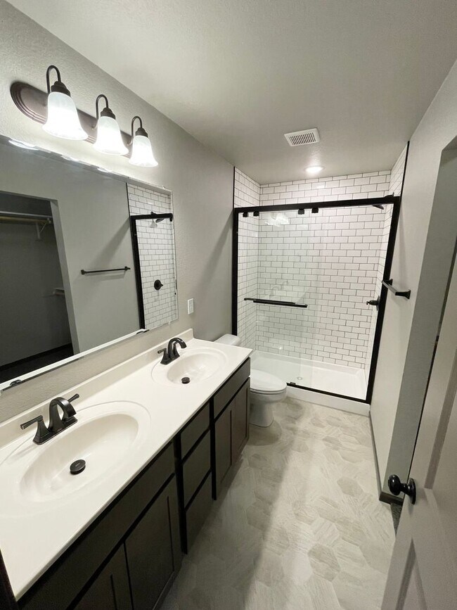 Building Photo - NEWER 4 Bedroom, 3 Bath Home for Rent