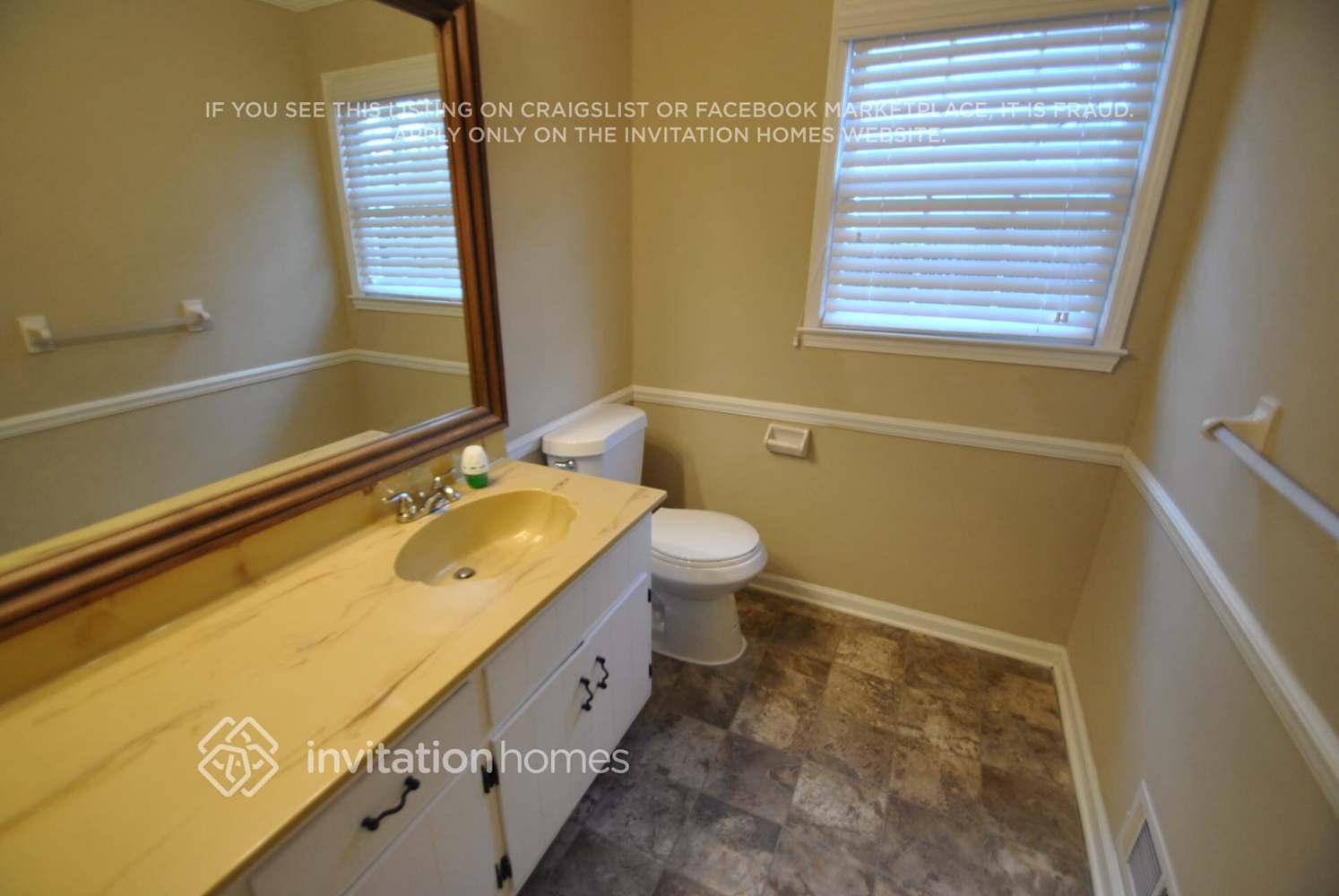 Building Photo - 863 Arlington Dr