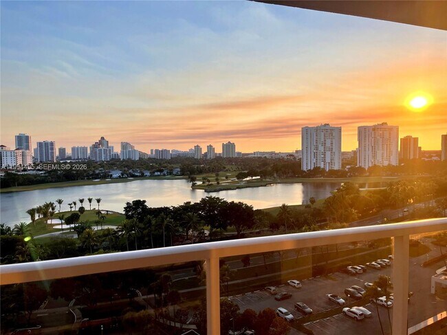 Building Photo - 3701 N Country Club Dr