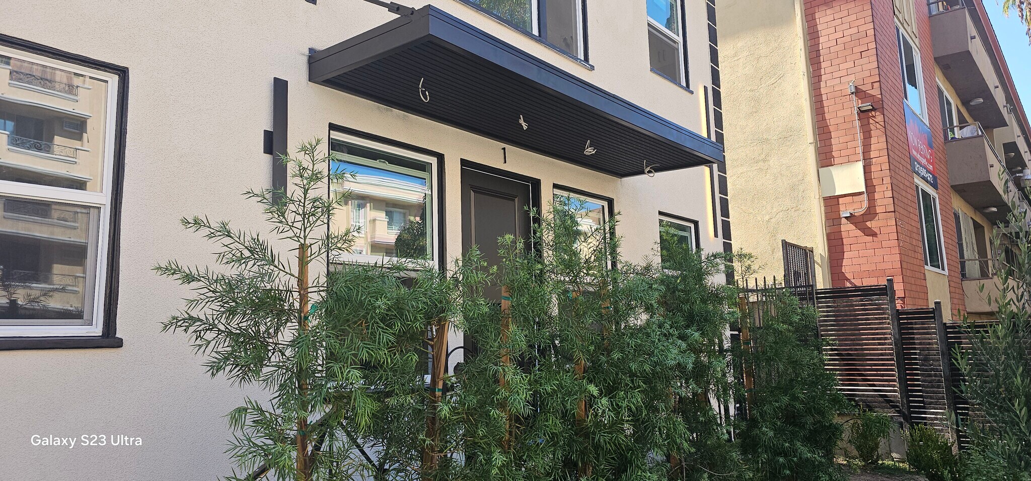 Building Photo - 537 S Catalina St