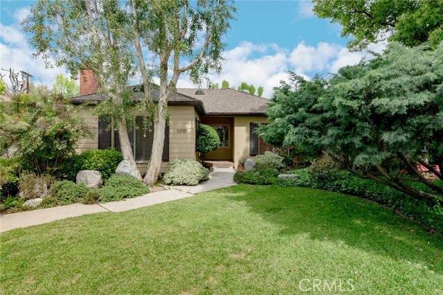 Building Photo - 1717 Riverside Dr