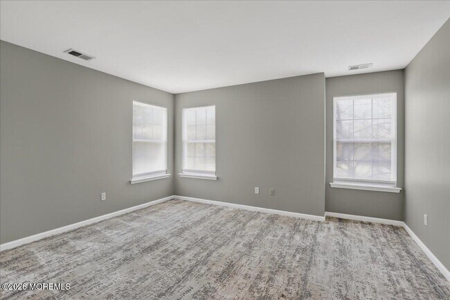 Building Photo - 33 Jockey Ln