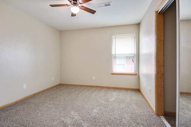 Building Photo - 3 Bedroom 2 Bath - Pleasant Hill