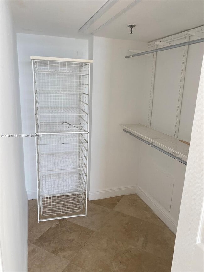 Building Photo - 555 NE 15th St