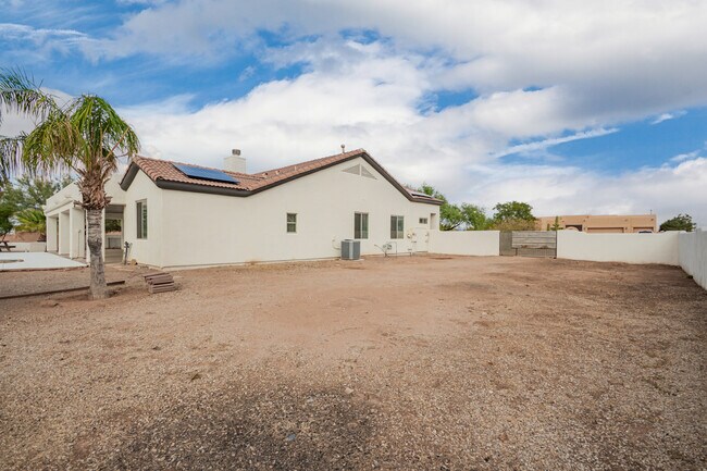 Building Photo - 10335 N Tall Cotton Dr