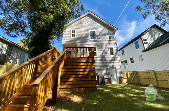 Building Photo - 228 Maco Terrace