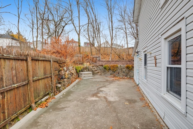 Building Photo - 210 Roseto Ave