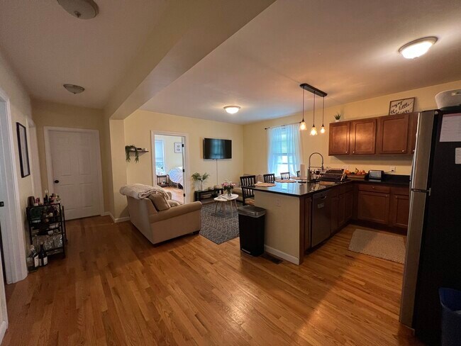 Building Photo - 39 Gorham St
