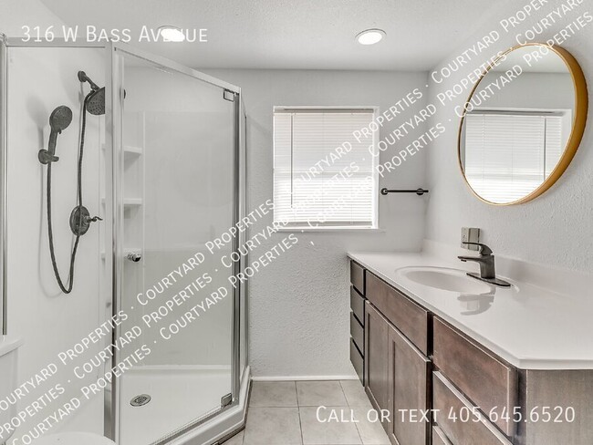 Building Photo - 316 W Bass Ave
