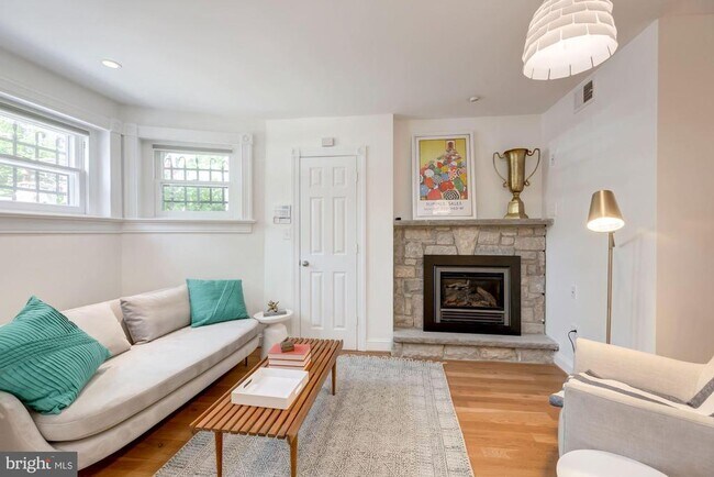 Building Photo - 1409 33rd St NW