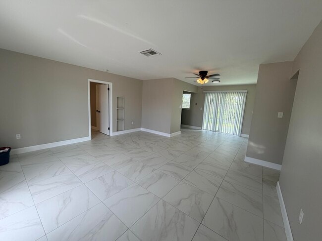 Building Photo - 6036 Westover Rd