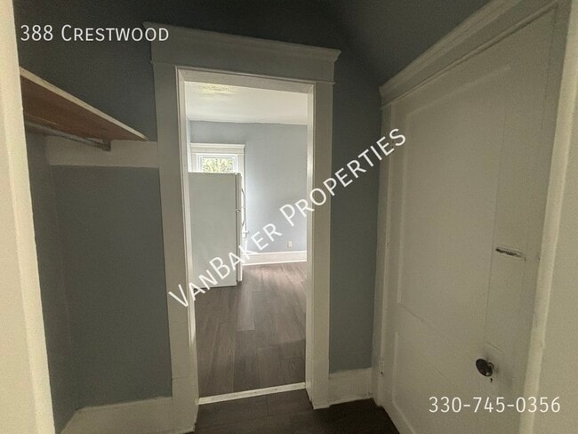 Building Photo - 388 Crestwood-