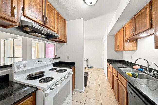 Building Photo - 12522 Autumn Leaf Ln