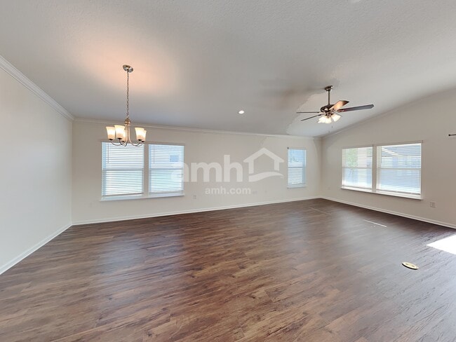 Building Photo - 95475 Creekville Dr