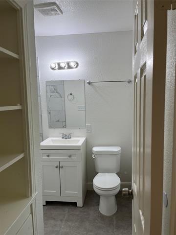 Building Photo - 2915 Falls Dr