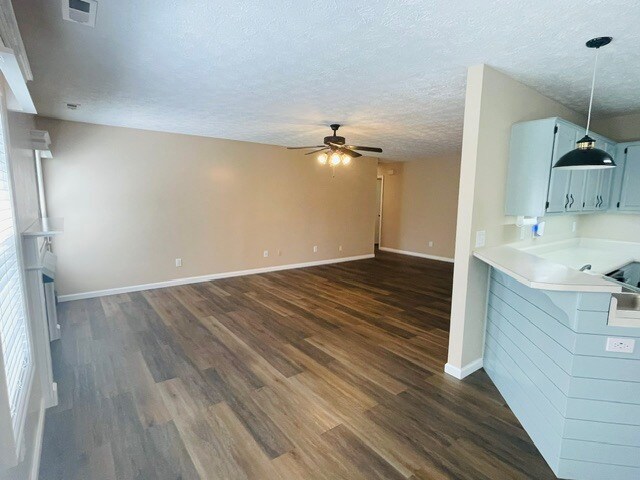 Building Photo - 203 Devonshire Dr