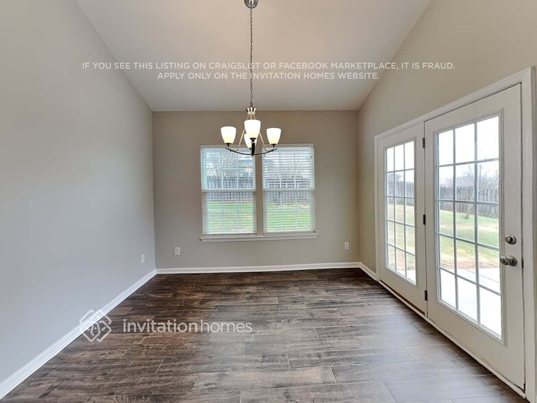 Building Photo - 223 Elba Dr