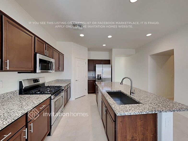 Building Photo - 20113 W Jackson St