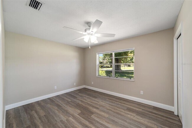 Building Photo - 3612 SE 34th Ct