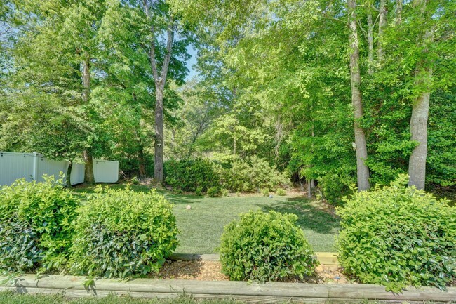 Building Photo - 3040 Kempton Park Rd