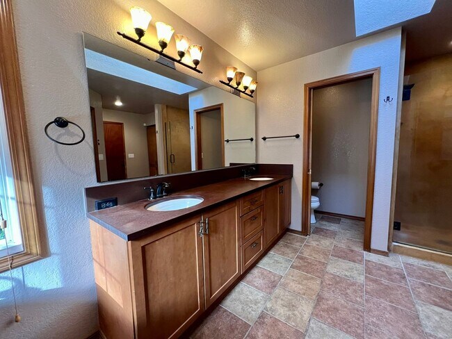 Building Photo - PENDING APPLICATION; Private 5 Acres