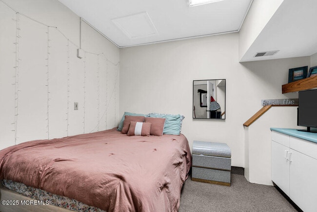 Building Photo - 29 Shore Dr