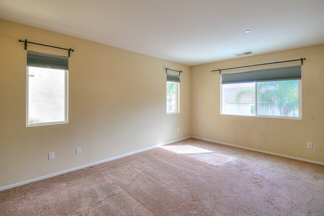 Building Photo - 34212 Woodmont