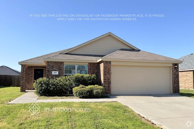Building Photo - 501 Hawthorn Dr