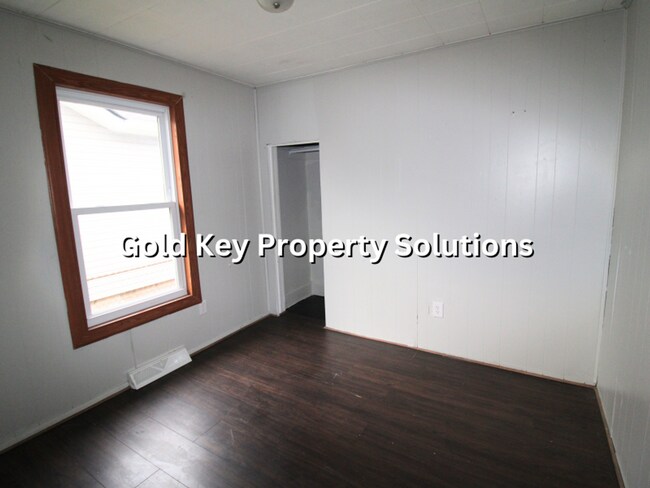 Building Photo - 3 BR 1 BA House Near Ascension Hospital (NO SECTION 8)