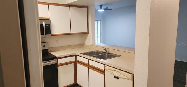 Building Photo - 6014 Portsdale Pl