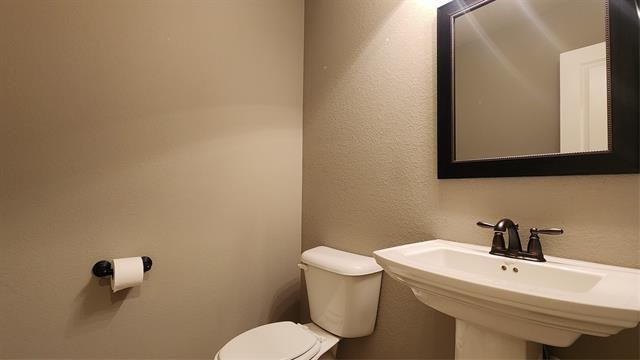 Building Photo - 5621 Grove Cove Dr