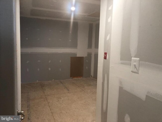 Building Photo - 5363 Yellow Birch Wy