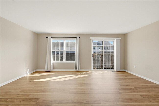Building Photo - 46030 Bayswater Terrace