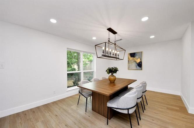 Building Photo - 5614 Oakhaven Ln