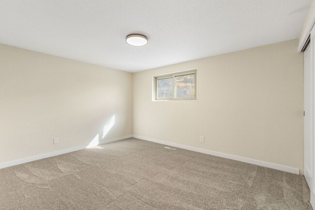 Building Photo - Bright & Beautiful Foothills Home Just Minutes from Downtown Boulder