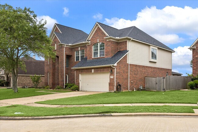 Building Photo - 1125 Shady Knoll Ln