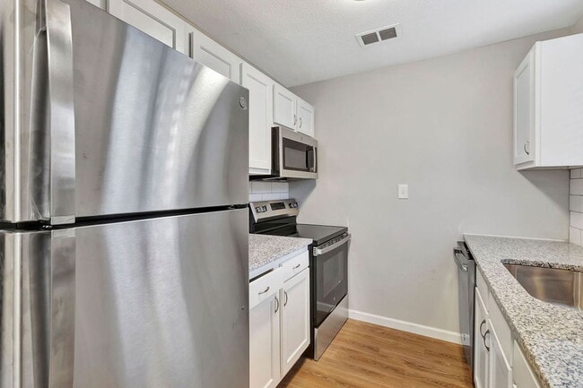 Building Photo - 4302 Batavia Meadows Dr