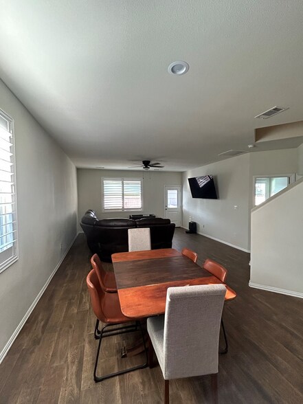 Building Photo - 1714 Wrigley Dr