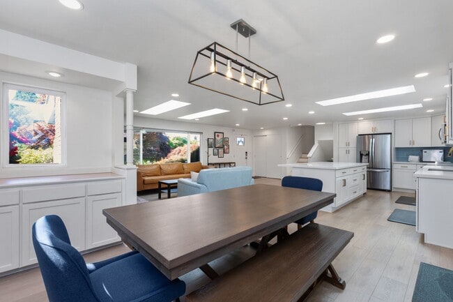 Building Photo - Beautiful 4 Bedroom Home in Richmond