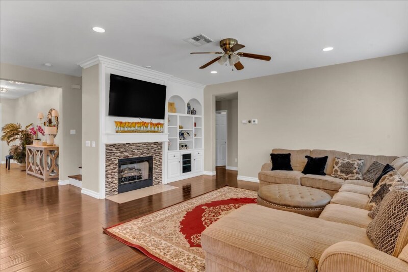 Building Photo - 16687 Hastings Pl