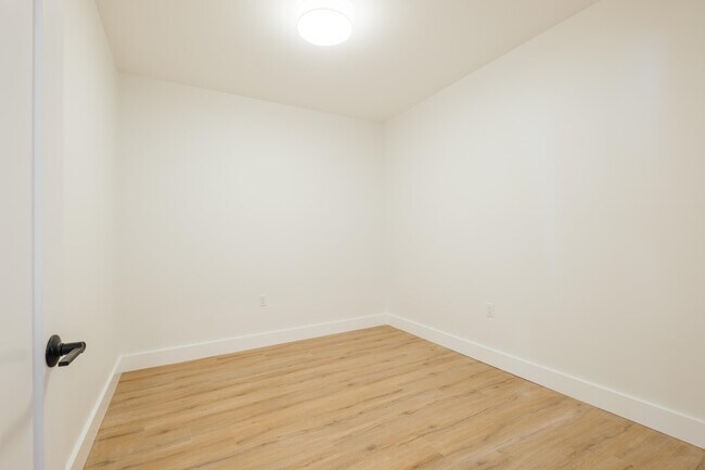 Building Photo - 67 Summer Ave