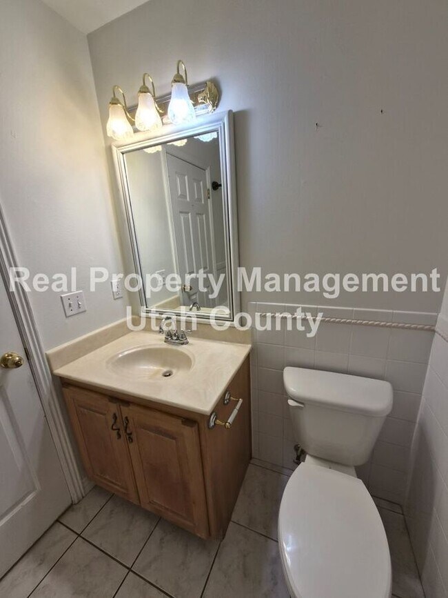 Building Photo - 75 E 1864 S St