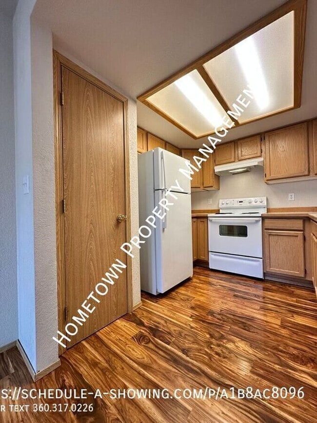 Building Photo - 4403 Chardonnay Dr SE