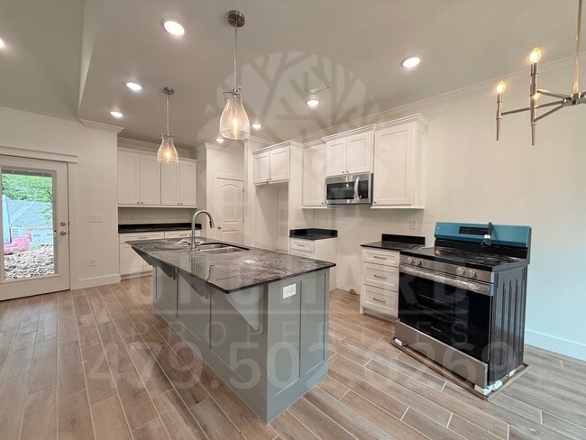 Building Photo - Bella Vista Single-Family Home- 2 Bed/ 2 Bath- Well-Designed Fernley Plan