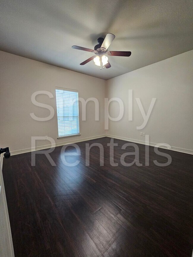 Building Photo - 509 Baylor Dr