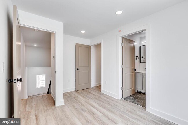 Building Photo - 2331 N 16th St