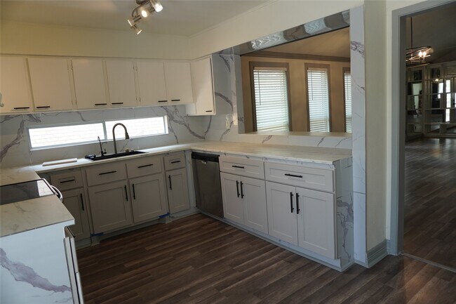 Building Photo - 6419 Teal Run Dr