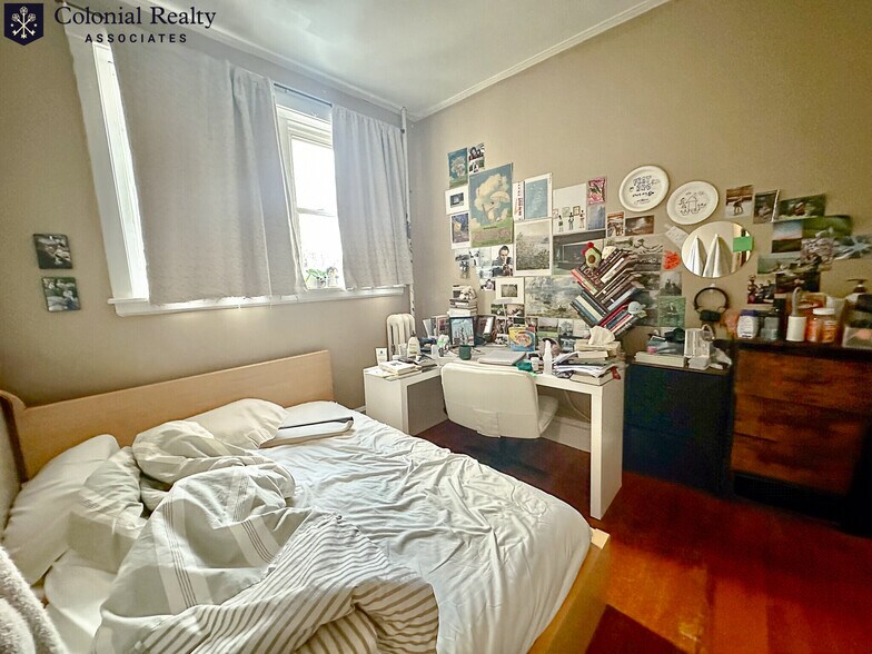 Building Photo - 330 St Paul St