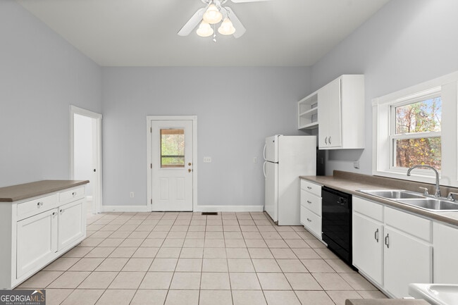 Building Photo - 235 Jenkins Rd