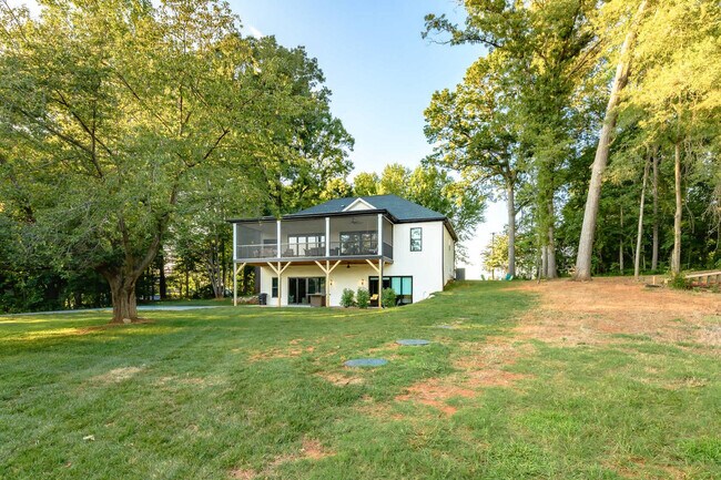 Building Photo - 309 Bridgewater Ln